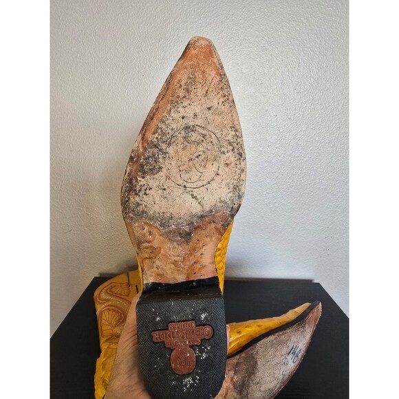 Yellow, vintage old rider cowboy boots. Size 6 - Picture 8 of 12